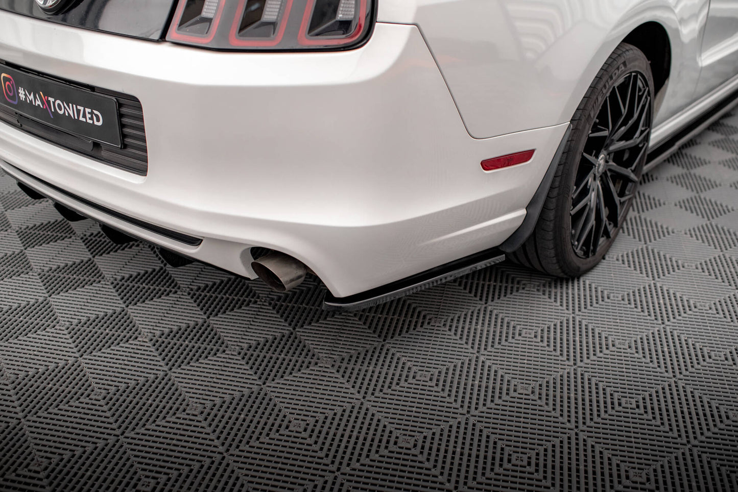 SPLITTER SUITABLE FOR VW GOLF 8 GTI GTD RLINE LOOK GLOSSY BLACK SPORTY DESIGN 