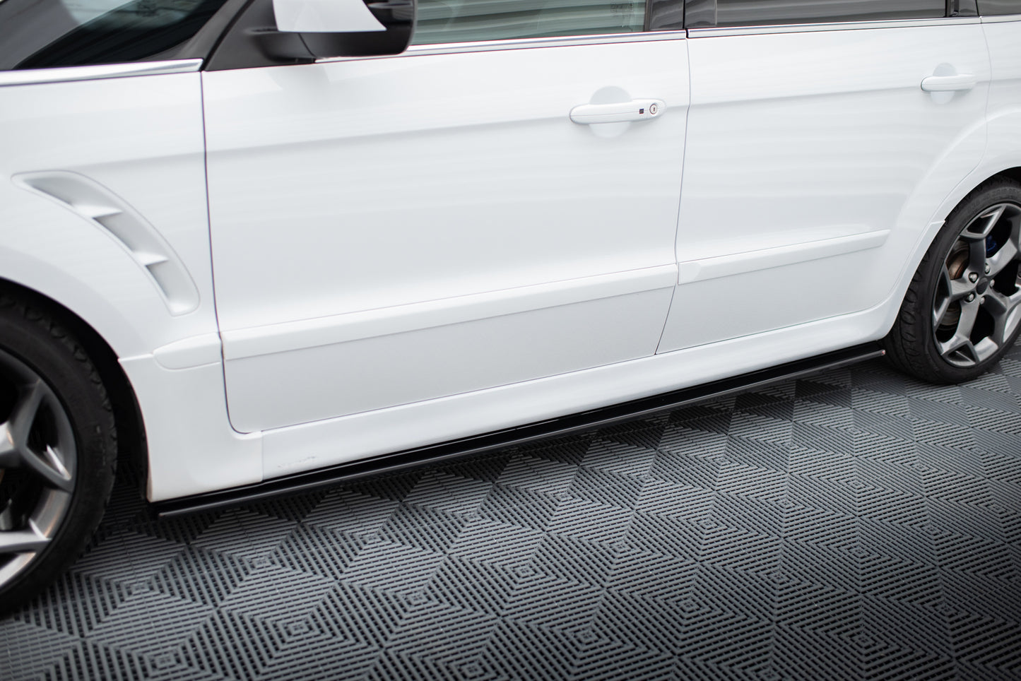 SPLITTER SUITABLE FOR VW GOLF 8 GTI GTD RLINE LOOK GLOSSY BLACK SPORTY DESIGN 