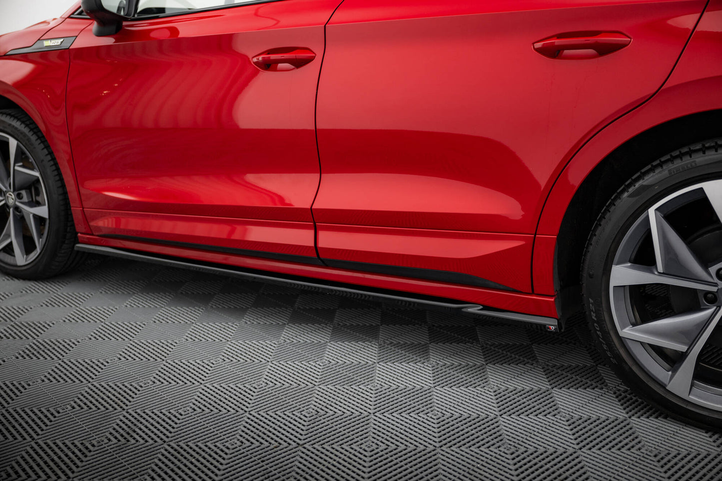 SPLITTER SUITABLE FOR VW GOLF 8 GTI GTD RLINE LOOK GLOSSY BLACK SPORTY DESIGN 