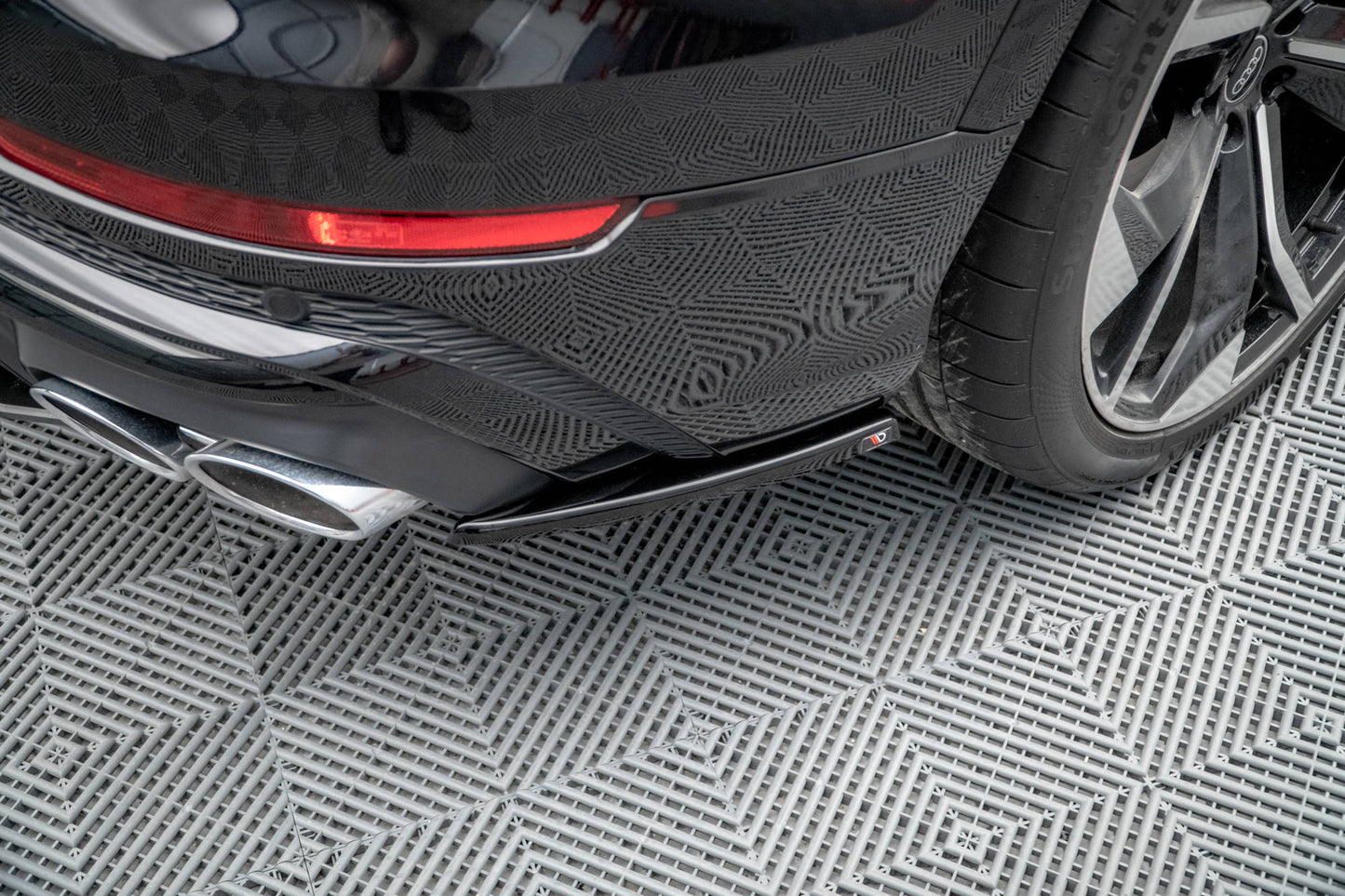 SPLITTER SUITABLE FOR VW GOLF 8 GTI GTD RLINE LOOK GLOSSY BLACK SPORTY DESIGN 