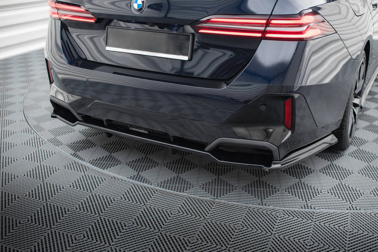 🔥Bodykit  V.2 Adatto Pe BMW 5 M-Pack G60🔥