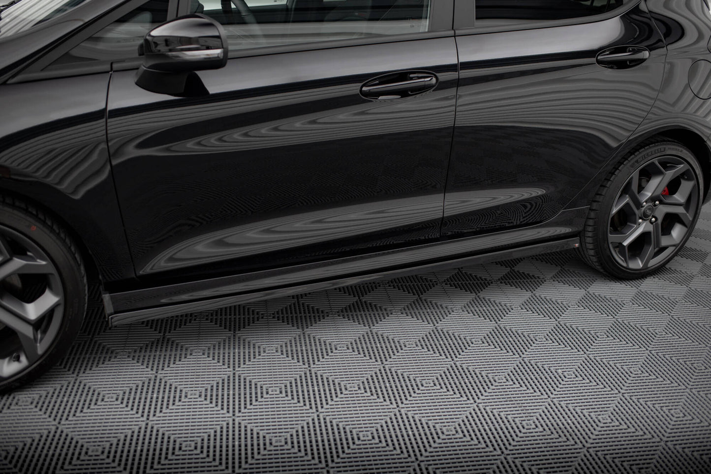SPLITTER SUITABLE FOR VW GOLF 8 GTI GTD RLINE LOOK GLOSSY BLACK SPORTY DESIGN 
