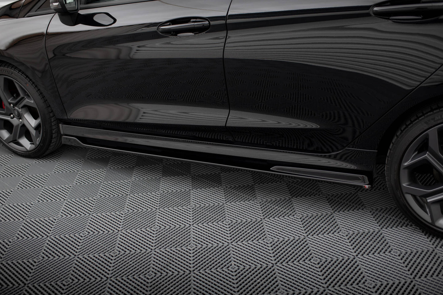 SPLITTER SUITABLE FOR VW GOLF 8 GTI GTD RLINE LOOK GLOSSY BLACK SPORTY DESIGN 