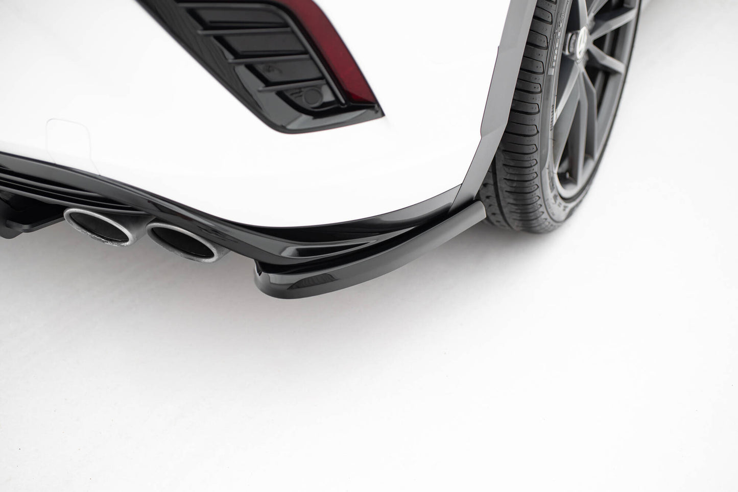 SPLITTER SUITABLE FOR VW GOLF 8 GTI GTD RLINE LOOK GLOSSY BLACK SPORTY DESIGN 