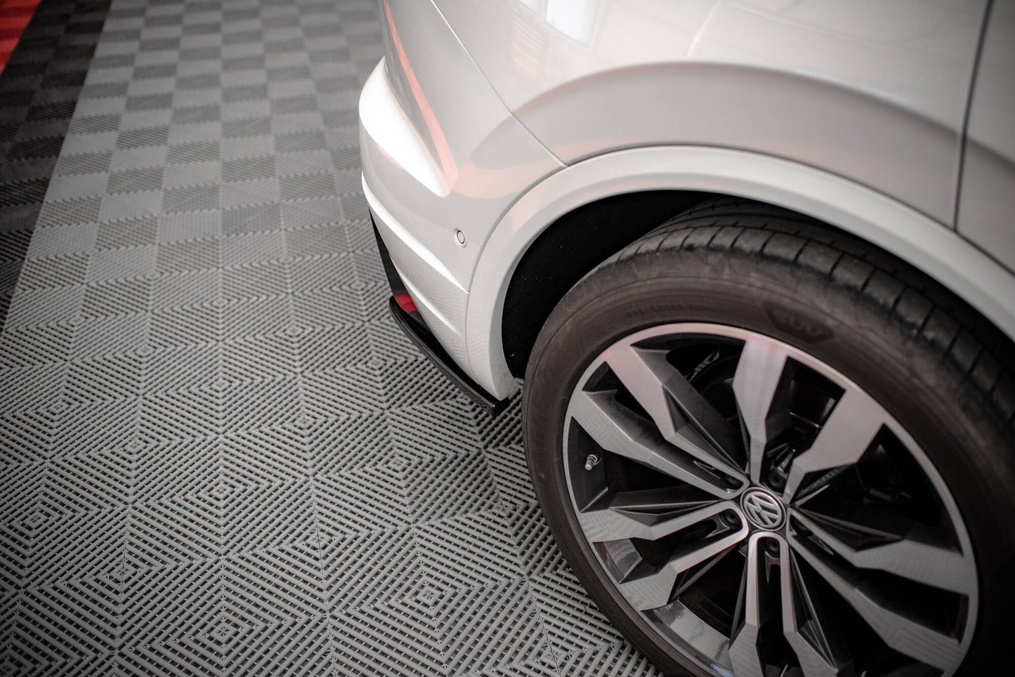 SPLITTER SUITABLE FOR VW GOLF 8 GTI GTD RLINE LOOK GLOSSY BLACK SPORTY DESIGN 