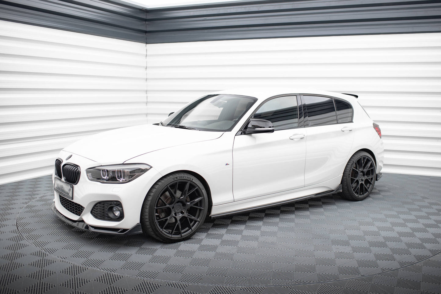 Side skirts diffusers V.3 CSL Look BMW 1 M-Pack / M140i F20 Facelift