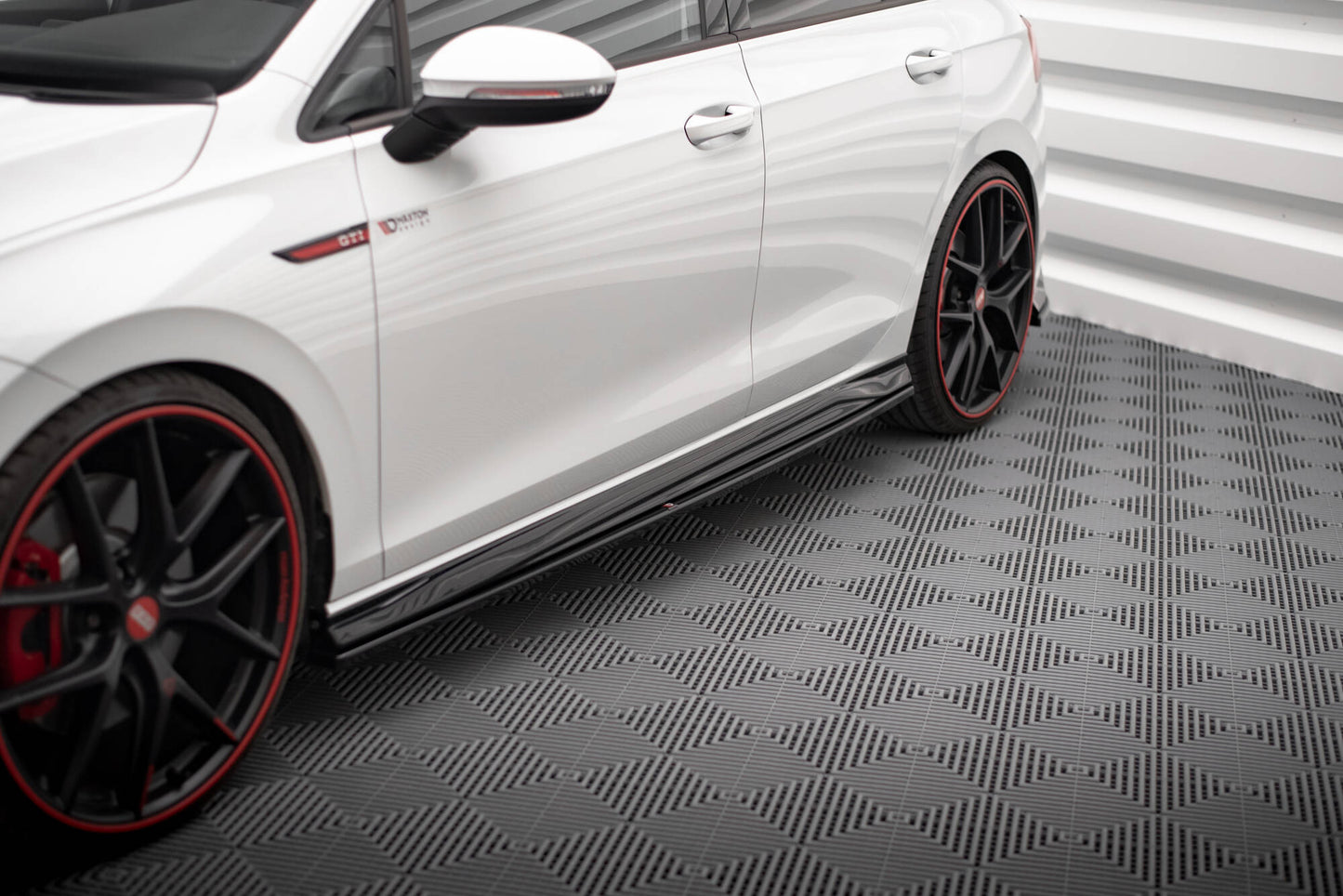 MINIGONNE LATERALI ADATTE PER VOLKSWAGEN GOLF GTI / GTI CLUBSPORT / R-LINE MK8 2020