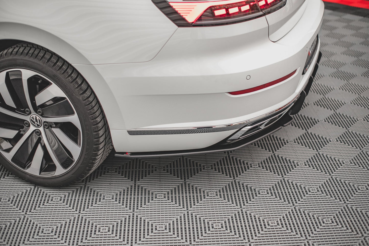 STREET PRO SPLITTER LATERALI POSTERIORI ADATTE PER VOLKSWAGEN ARTEON R-LINE FACELIFT 2020-