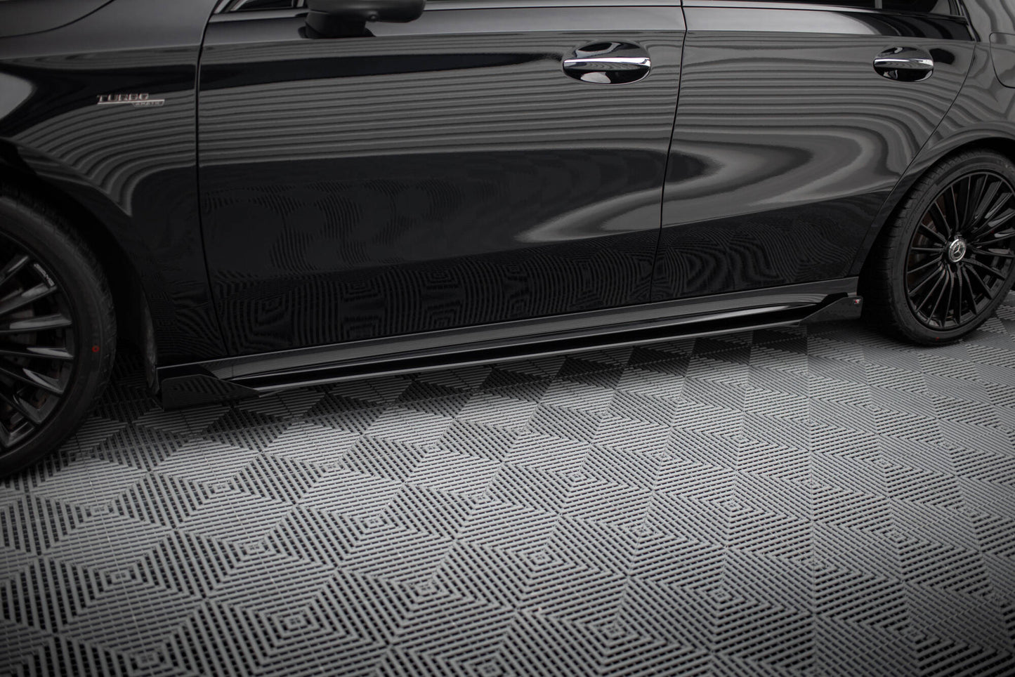 STREET PRO MINIGONNE LATERALI + FLAPS adatto per MERCEDES-AMG A35 W177 FACELIFT 2023-