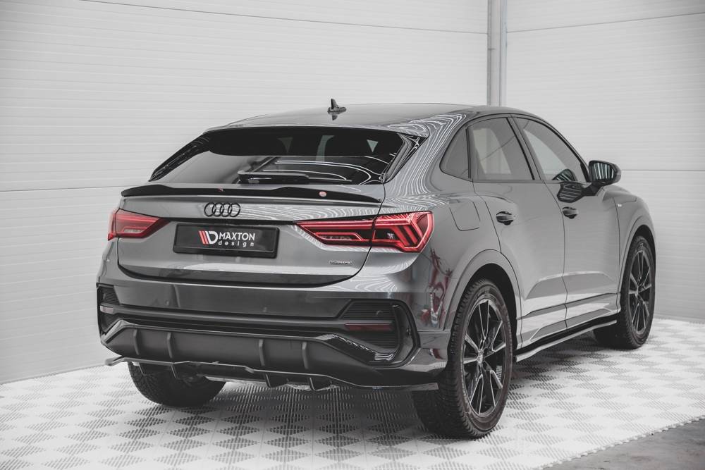 SPLITTER POSTERIORE CENTRALE (CON BARRE VERTICALI) AUDI Q3 SPORTBACK S-LINE  2019 -