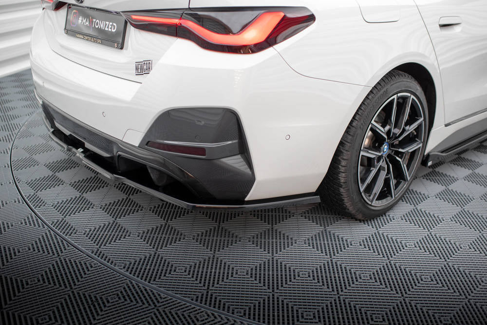 SPLITTER POSTERIORE CENTRALE (CON BARRE VERTICALI) V.1 adatte per BMW I4 M-PACK G26  (2021 - )