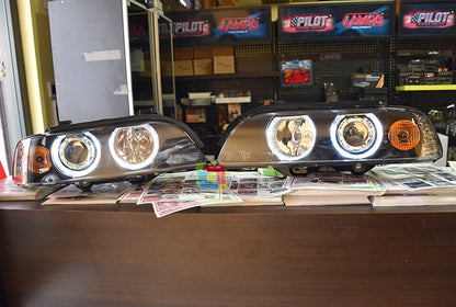 Fari adatti per BMW Serie 5 E39 (09.1995-06.2003) Angel Eyes Black Design
