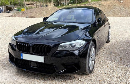 💥PARAURTI ANTERIORE CON GRIGLIE CENTRALI PER BMW SERIE 5 F10 F11 (2011-2017) 💥