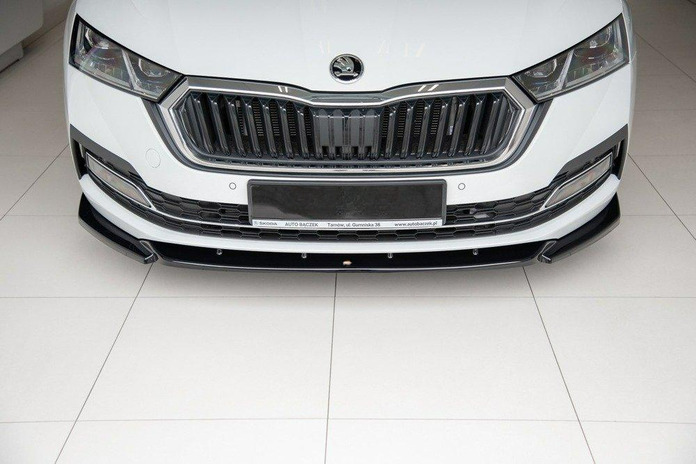 Octavia 4 Max V1 Labbro Frontale Piano Nero Vacuum Plastica 2020 in poi
