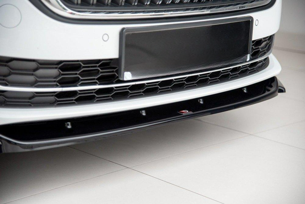 Octavia 4 Max V1 Labbro Frontale Piano Nero Vacuum Plastica 2020 in poi