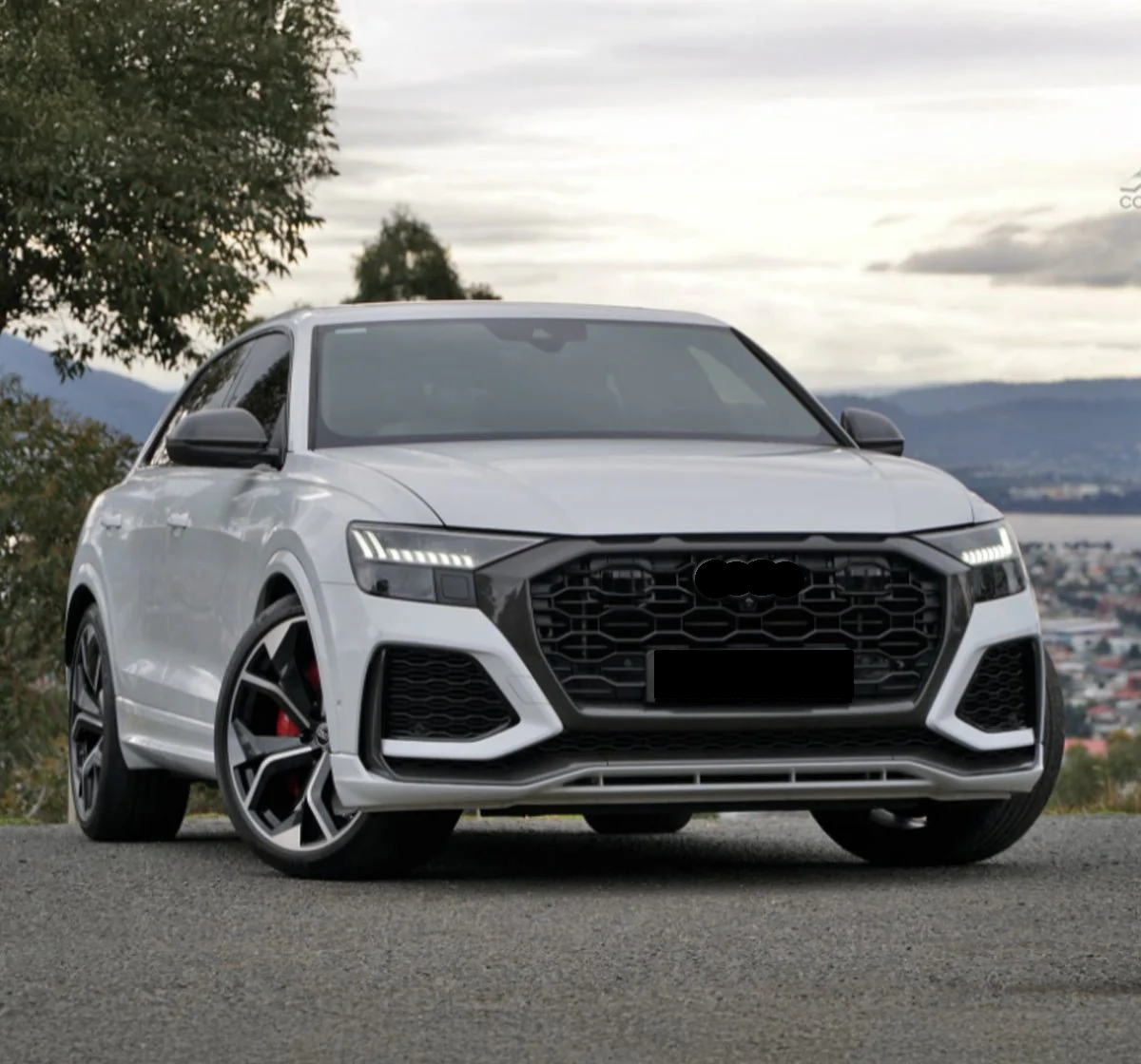 💫ART.4795 GRIGLIA SPORTIVA NERO LUCIDO PDC PER AUDI Q8 2018-2023💫
