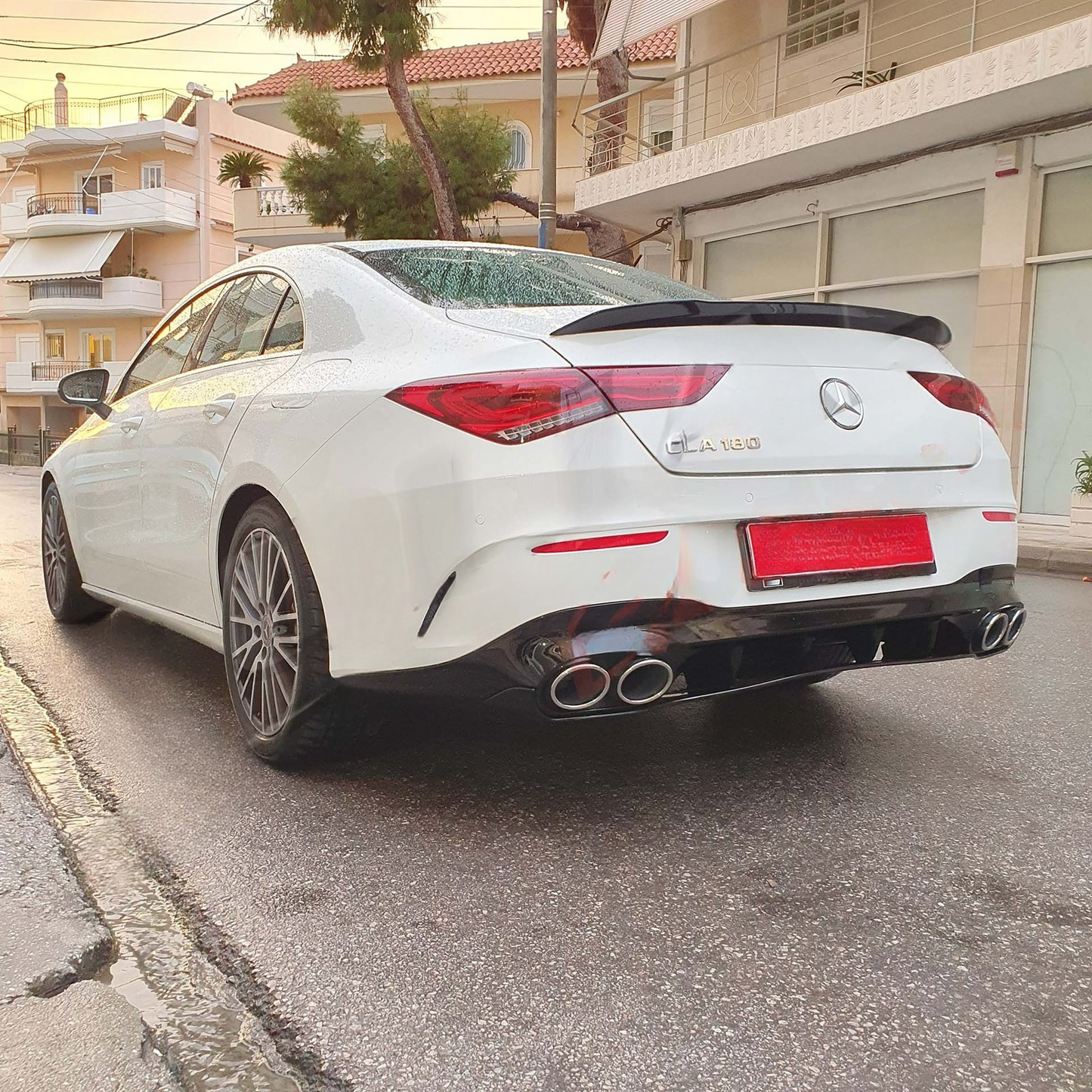 PARAURTI POSTERIORE + TERMINALI DI SCARICO ADATTO PER MERCEDES CLA45S AMG