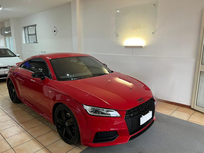 ART. 1077 GRIGLIA AUDI TT FV 8S 2014-2018 LOOK RSTT NERO LUCIDO