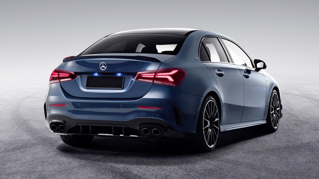 PARAURTI POSTERIORE PER CLASSE A V177 BERLINA LOOK + DIFFUSORE LOOK AMG A35 A45