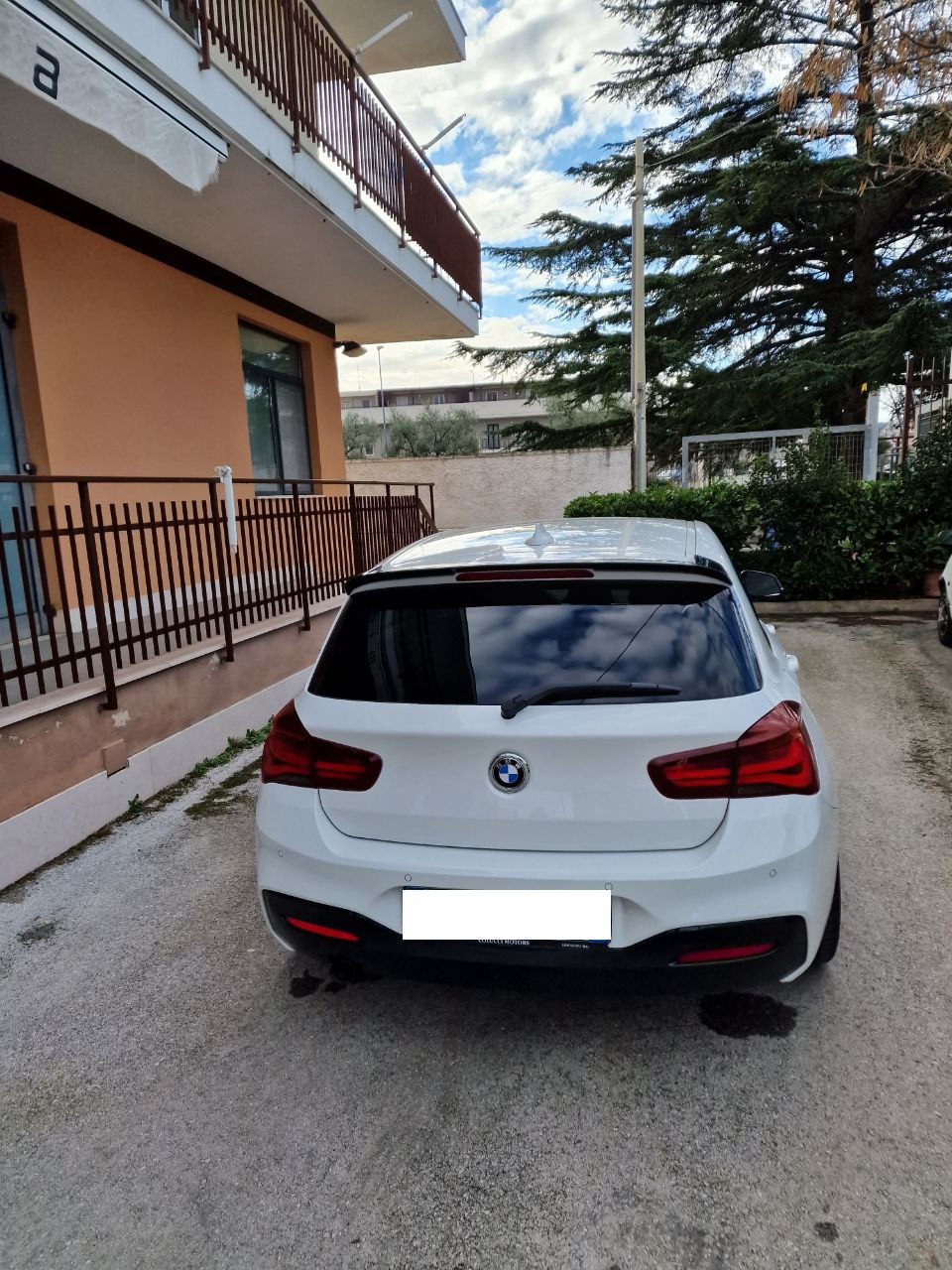 SPOILER POSTERIORE SUL TETTO BMW SERIE 1 F20 F21 2011-2019 NERO LUCIDO