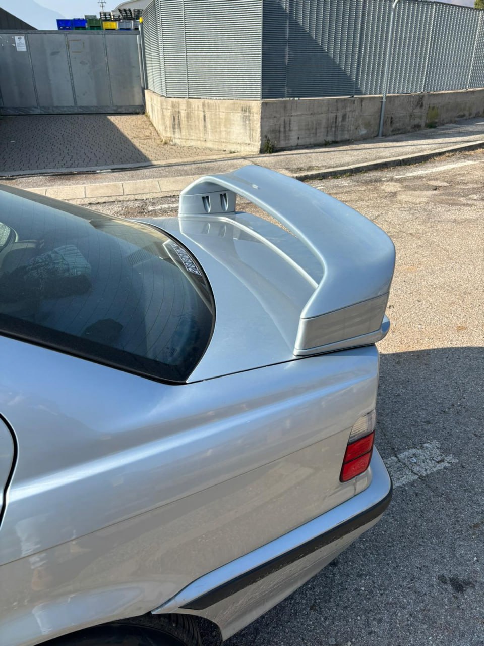 SPOILER TUNING POSTERIORE COFANO BMW SERIE 3 E36 BERLINA COUPE NERO LUCIDO 0027