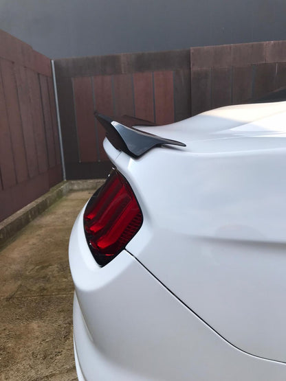 SPOILER ADATTO PER FORD MUSTANG COUPE 2014-2020 LOOK PERFORMANCE NERO LUCIDO