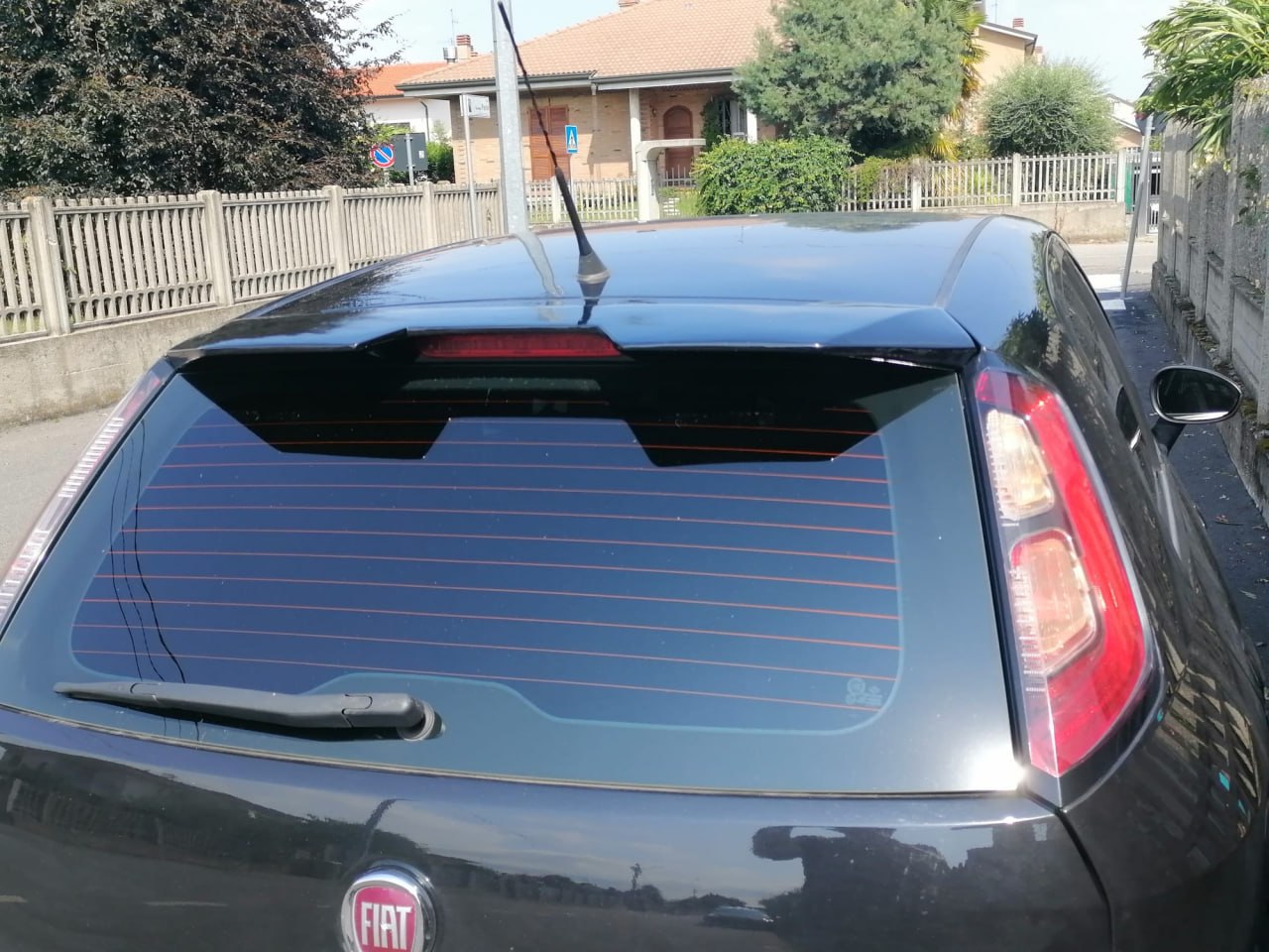 FIAT GRANDE PUNTO PUNTO EVO SPOILER SUL TETTO ALETTONE SPORTIVO NERO LUCIDO 0268