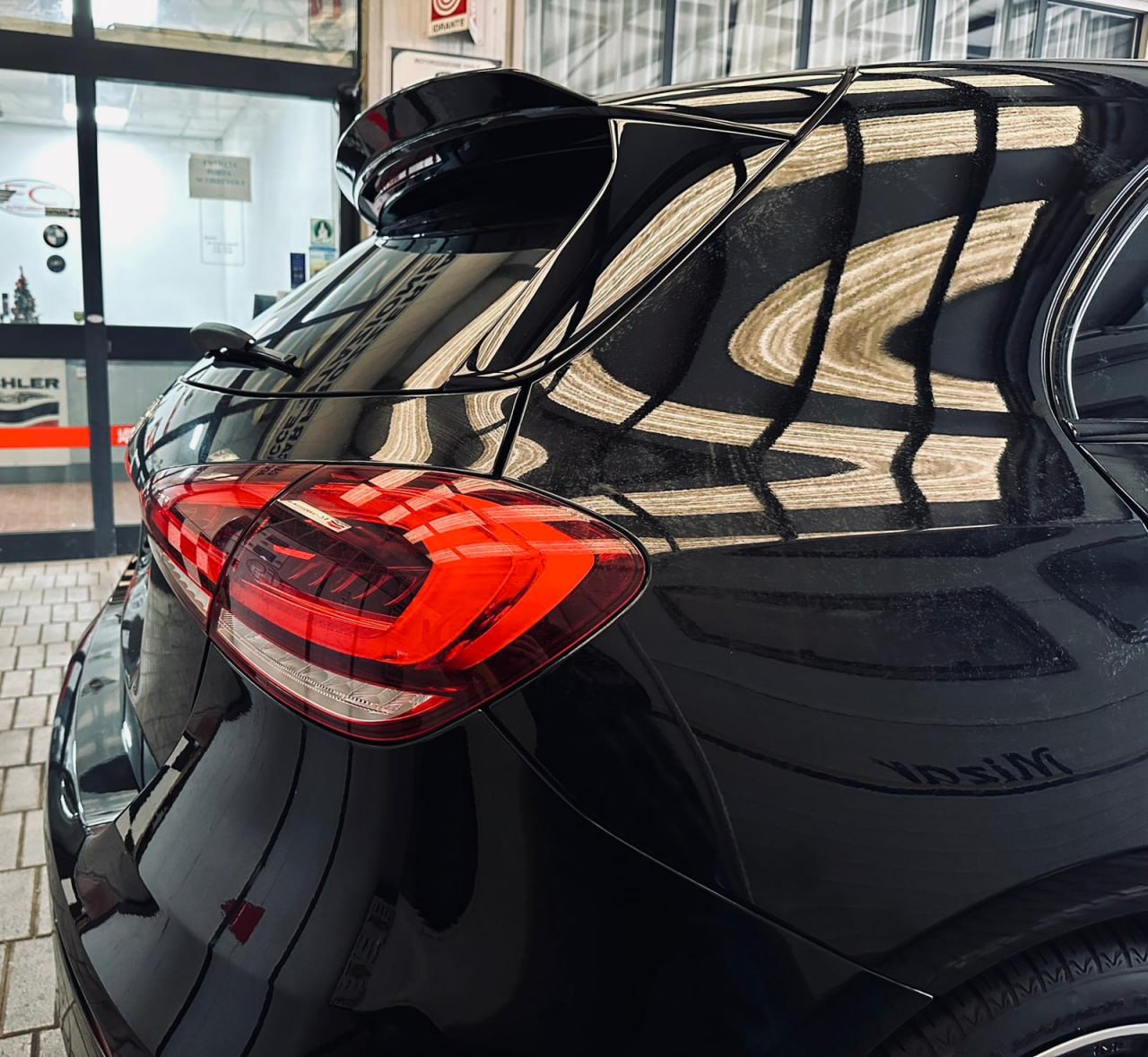 SPOILER ALA ADATTA PER MERCEDES CLASSE A W177 LOOK A35 NERO LUCIDO