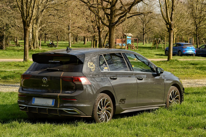 SPOILER POSTERIORE ADATTO PER VW GOLF 8 LOOK NERO LUCIDO DESIGN SPORTIVO