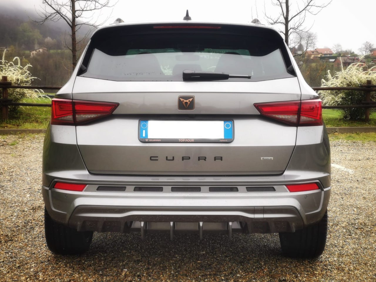 DIFFUSORE ADATTO PER CUPRA ATECA MK1 2018-2021 NERO LUCIDO LOOK SPORTIVO