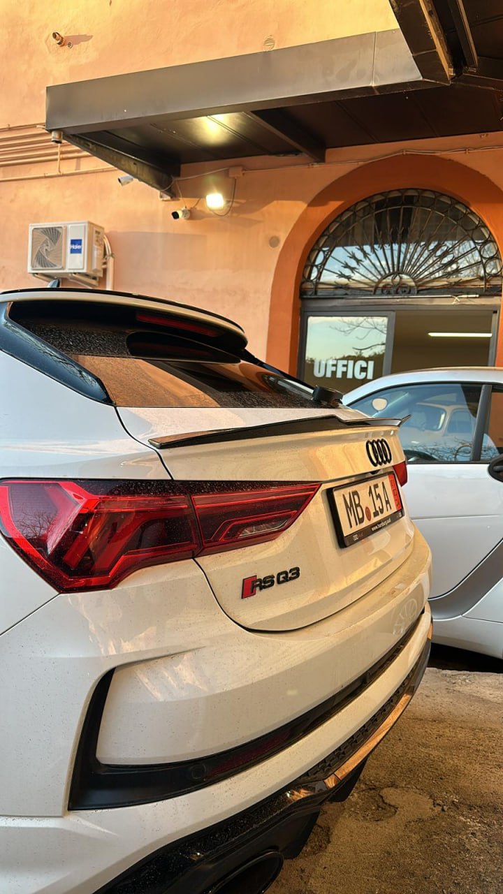 SPOILER BAGAGLIAIO ADATTO PER AUDI Q3 SPORTBACK 2019+ NERO LUCIDO LOOK RSQ3