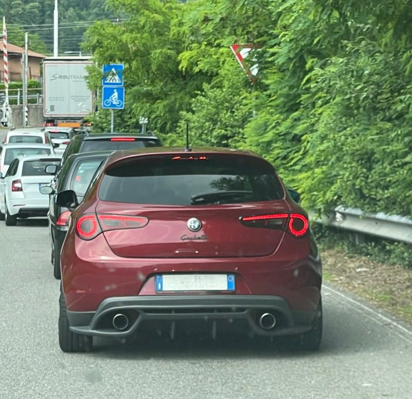 DIFFUSORE POSTERIORE ADATTO PER ALFA ROMEO GIULIETTA NERO LUCIDO