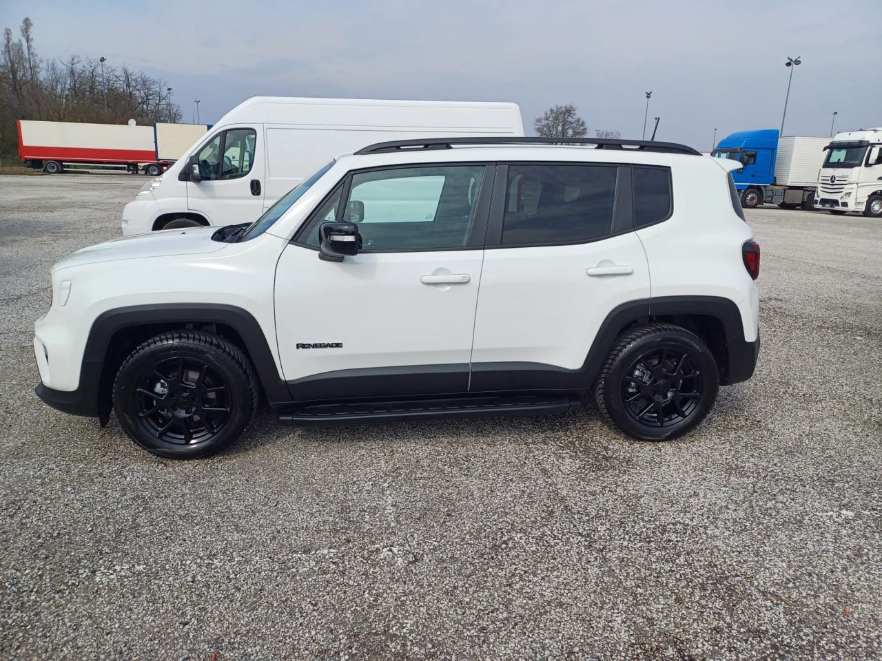 PEDANE LATERALI ADATTE PER JEEP RENEGADE DESIGN SPORTIV LOOK NERO