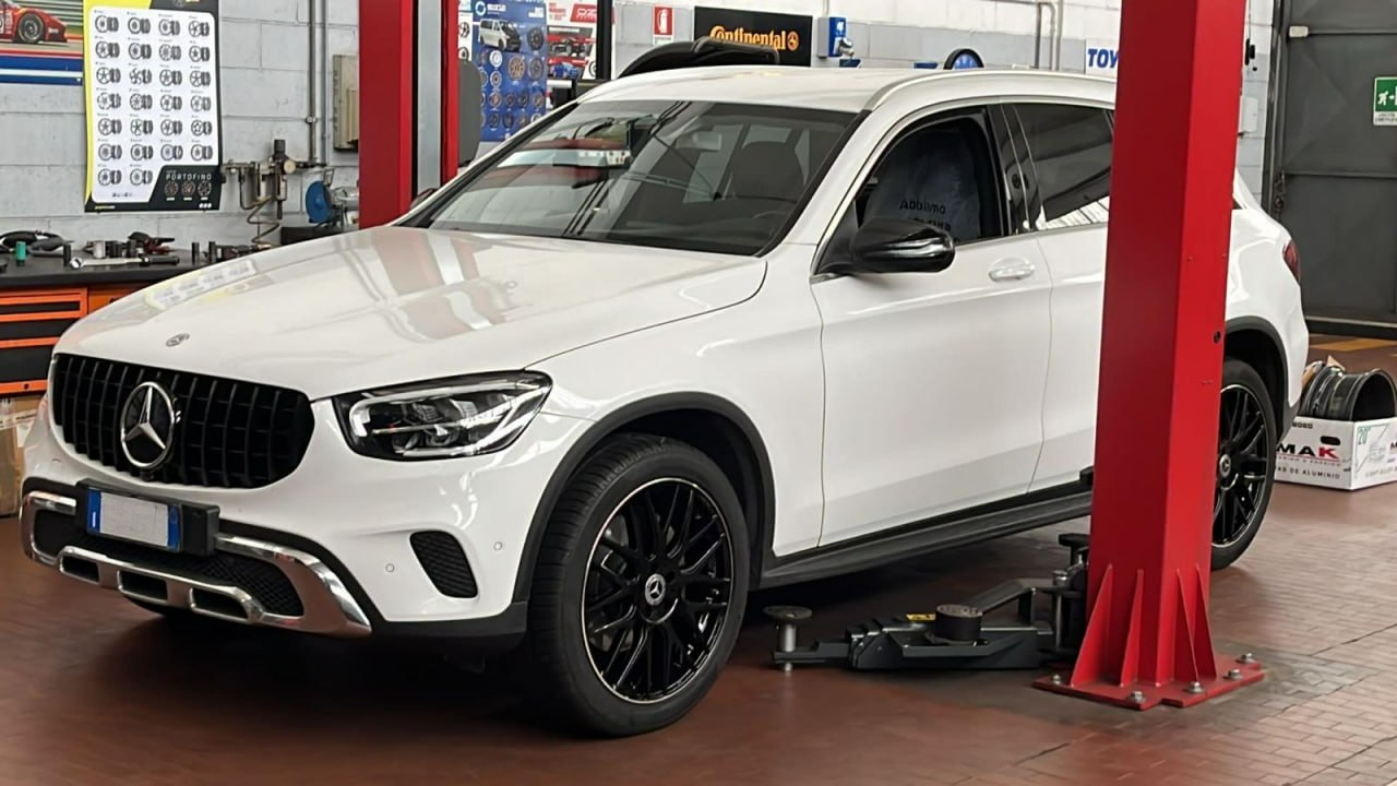 PEDANE LATERALI SOTTOPORTA PER MERCEDES GLC X253 C253 2020+ ALLUMINIO NERO AMG 0
