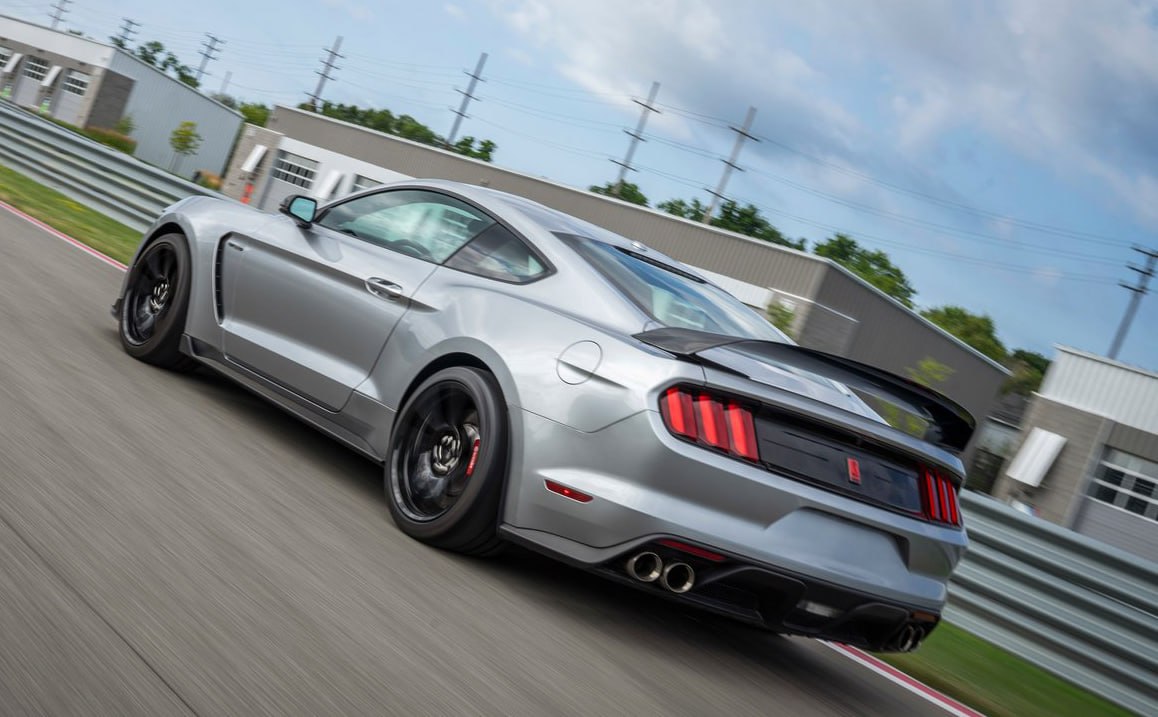 SPOILER SUITABLE FOR FORD MUSTANG COUPE 2014-2020 LOOK GT PERFORMANCE GLOSS BLACK