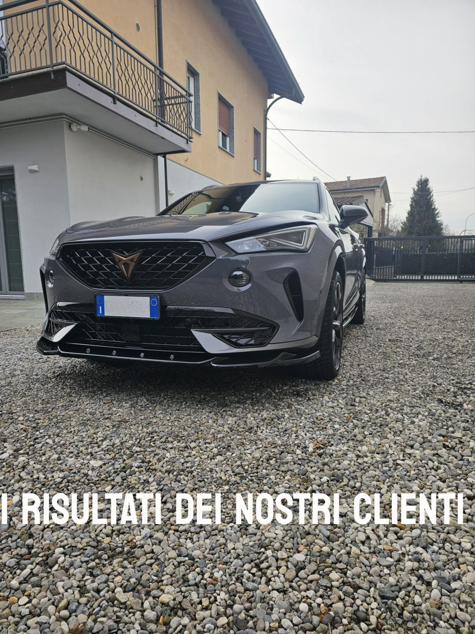 Spoiler anteriore a labbro anteriore per CUPRA Formentor 2020+ nero lucido