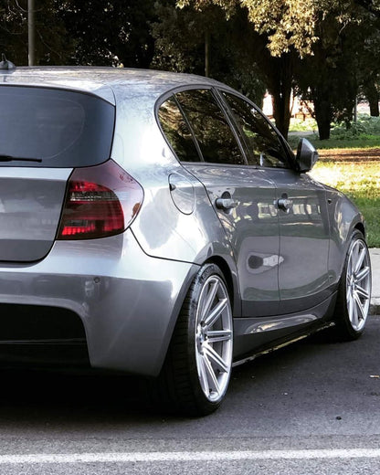 Sotto minigonne adatto per bmw e87 e88 e82 nero lucido