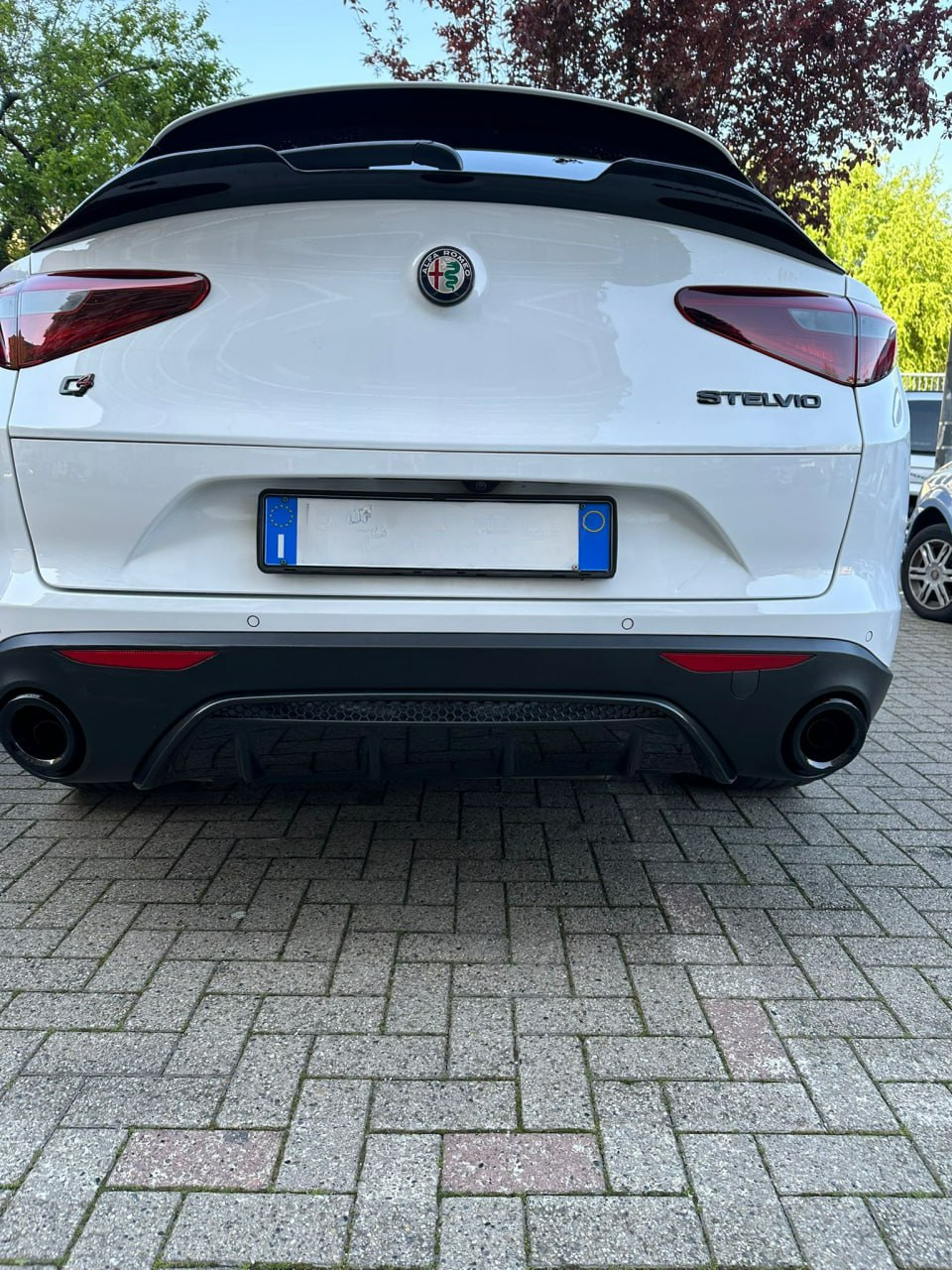 SPOILER BAGAGLIAIO ADATTO PER ALFA ROMEO STELVIO LOOK NERO LUCIDO DESIGN SPORT