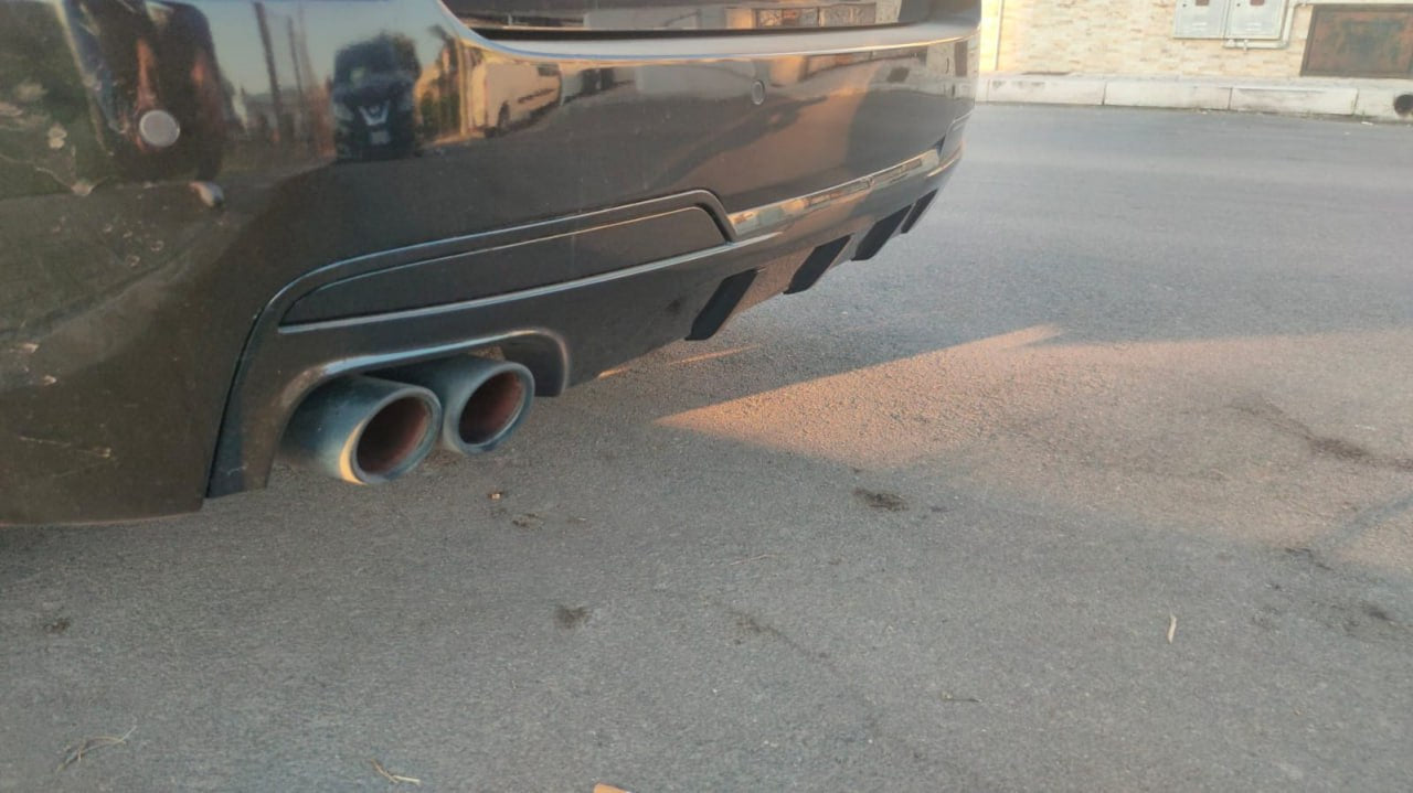 Diffusore posteriore Performance Nero lucido adatto per BMW Serie 5 F10 F11 520