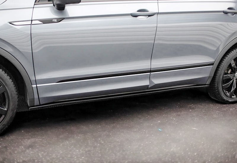 Sotto minigonne nero lucido adatto per VW Tiguan Mk2 2016+