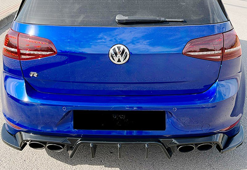 Diffusore adatto per VW Golf Mk7.5 2017+ nero lucido look rline