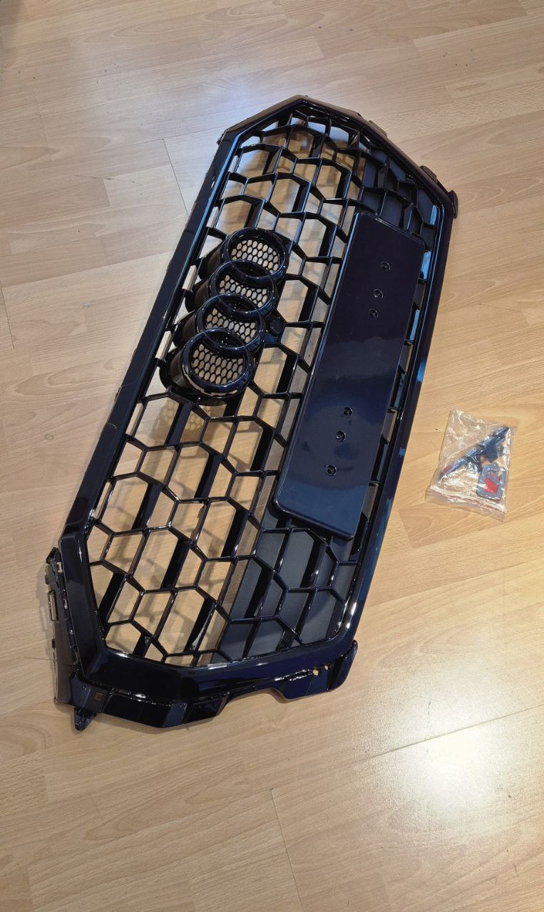 GRILLE SUITABLE FOR Q3 2019+ RSQ3 LOOK GLOSSY BLACK