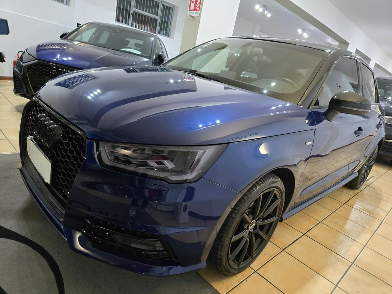 GRIGLIA ANTERIORE LOOK RS1 PER AUDI A1 8X 2016-2018 NERO LUCIDO QUATTRO