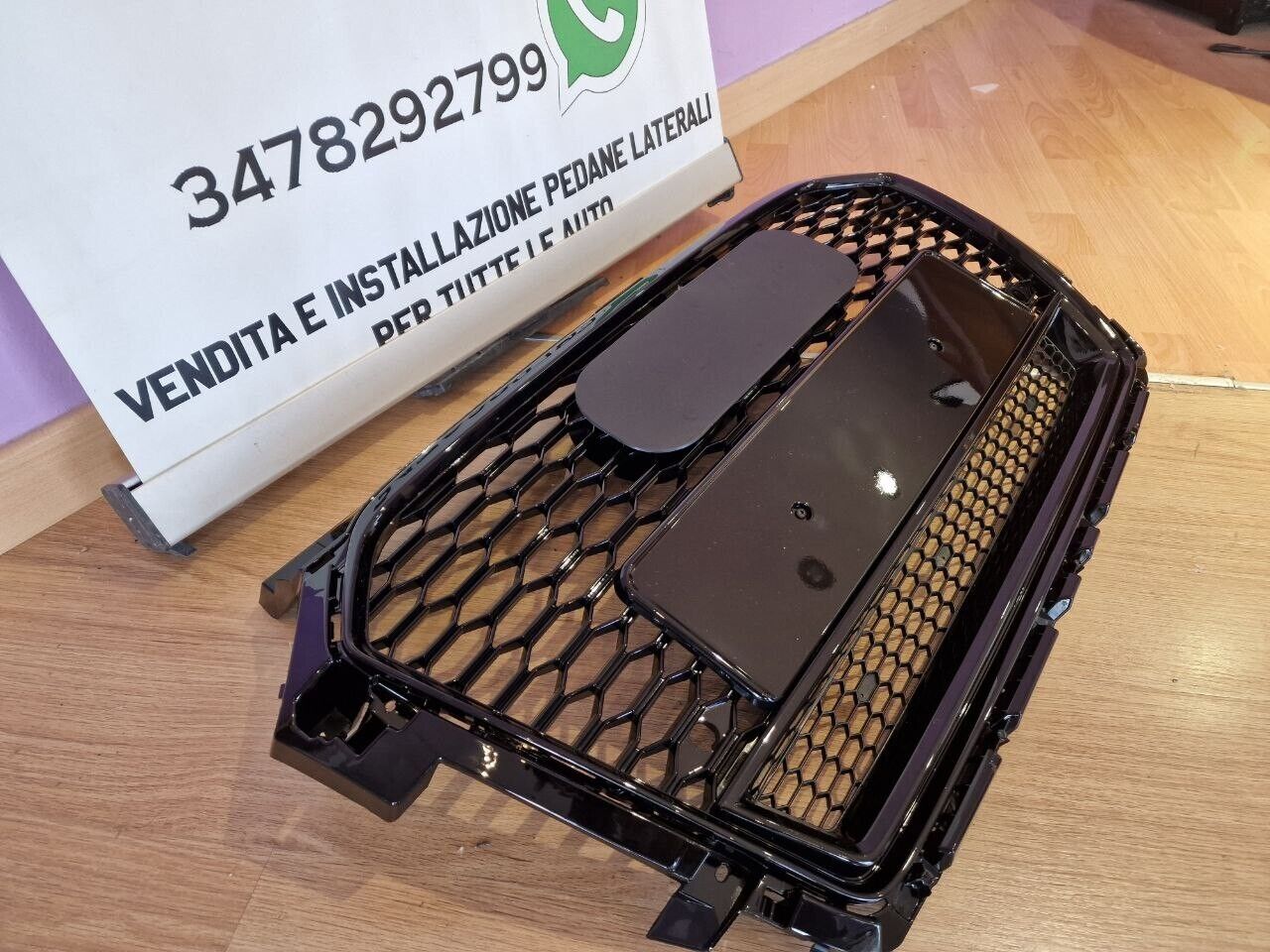 ART. 0966  GRIGLIA AUDI A1 8X LIFT 2016-2018 LOOK RS1 QUATTRO NERO LUCIDO