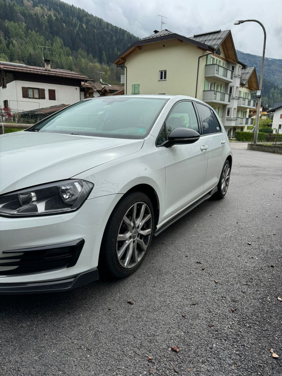 SPLITTER SUITABLE FOR GOLF 7 - 7.5 2012-2019 GLOSSY BLACK LOOK TOP SPORTY DESIGN 