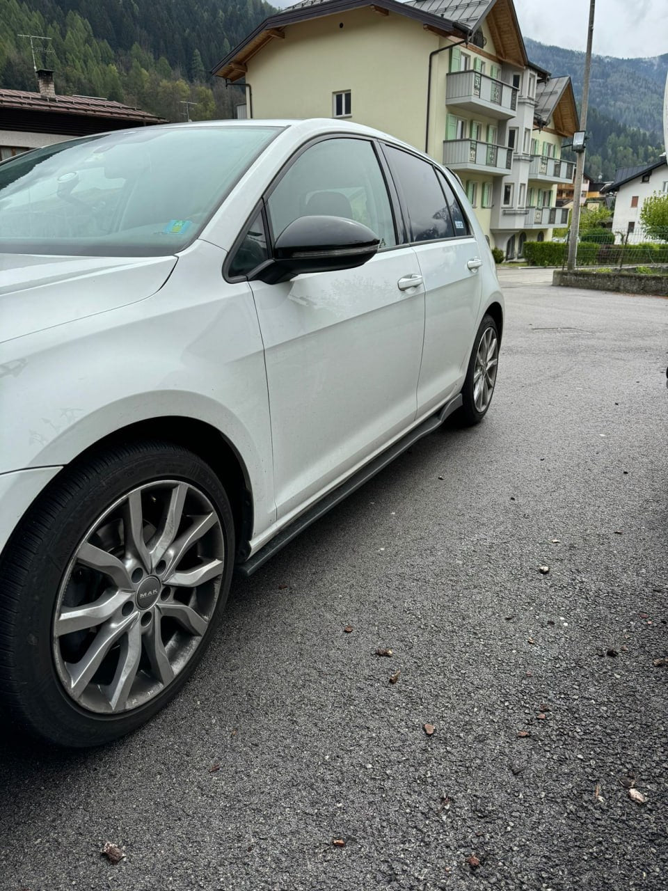 SPLITTER SUITABLE FOR GOLF 7 - 7.5 2012-2019 GLOSSY BLACK LOOK TOP SPORTY DESIGN 