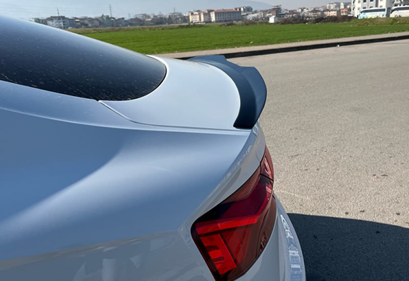 Ala aggiuntiva spoiler adatto per A5 F5 sportback 2019+ nero lucido.