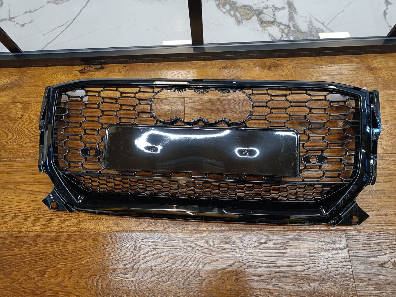 GRILLE SUITABLE FOR AUDI Q2 2016-2020 RSQ2 QUATTRO LOOK GLOSSY BLACK 