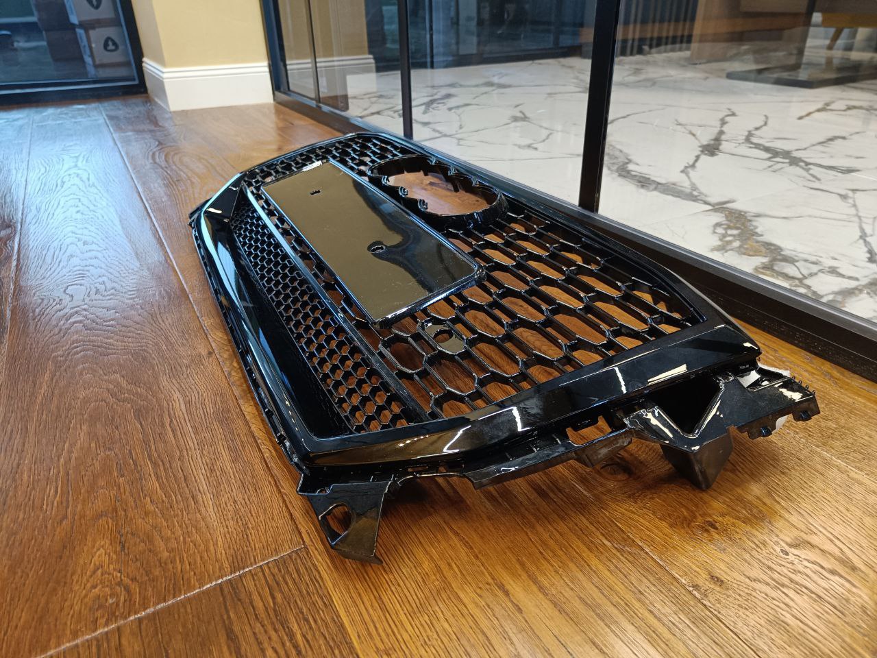 GRILLE SUITABLE FOR AUDI Q2 2016-2020 RSQ2 QUATTRO LOOK GLOSSY BLACK 