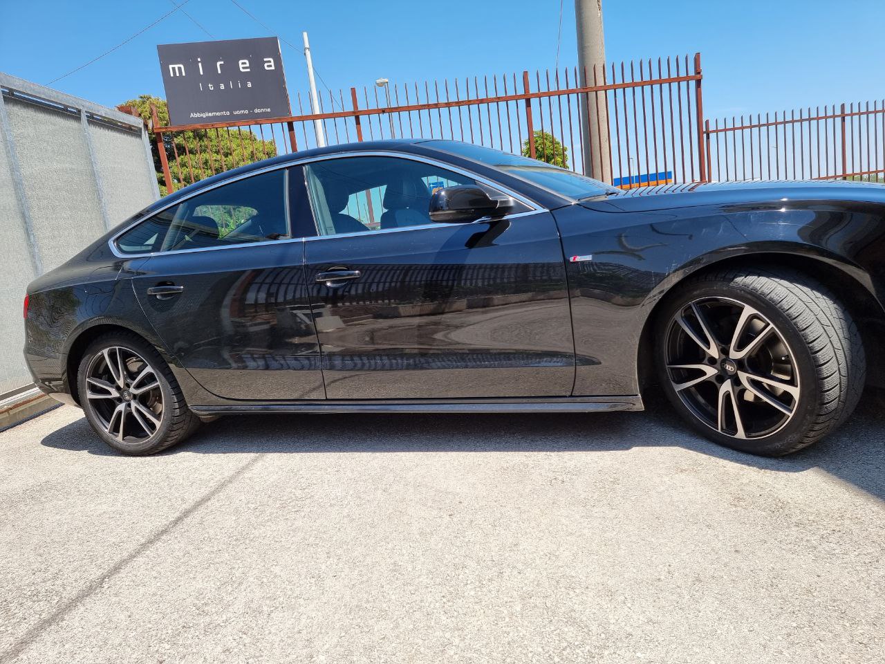 💕ART. 0475 MINIGONNE AUDI A4 BUONE NERO LUCIDO💕